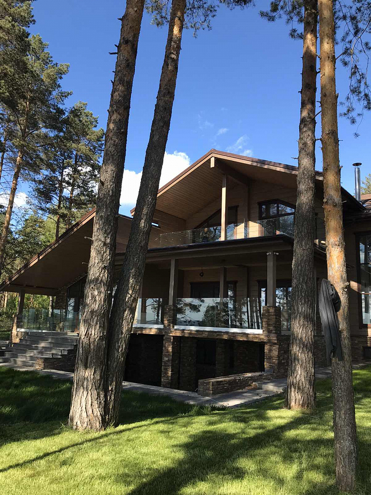 Стеклянные перегородки для коттеджа